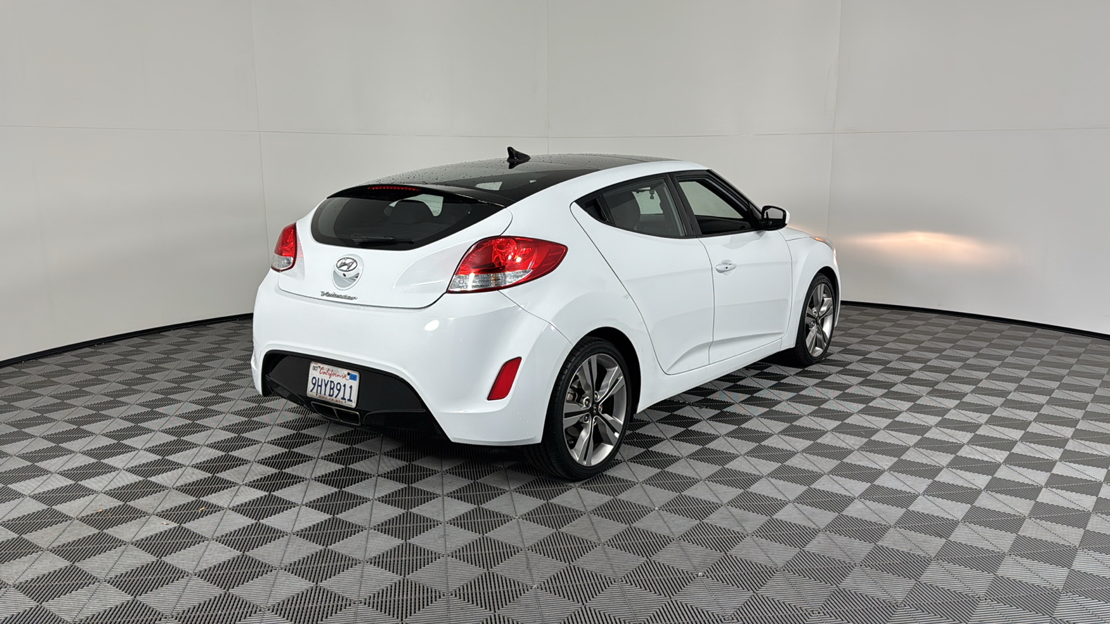 2017 Hyundai Veloster Value Edition 4