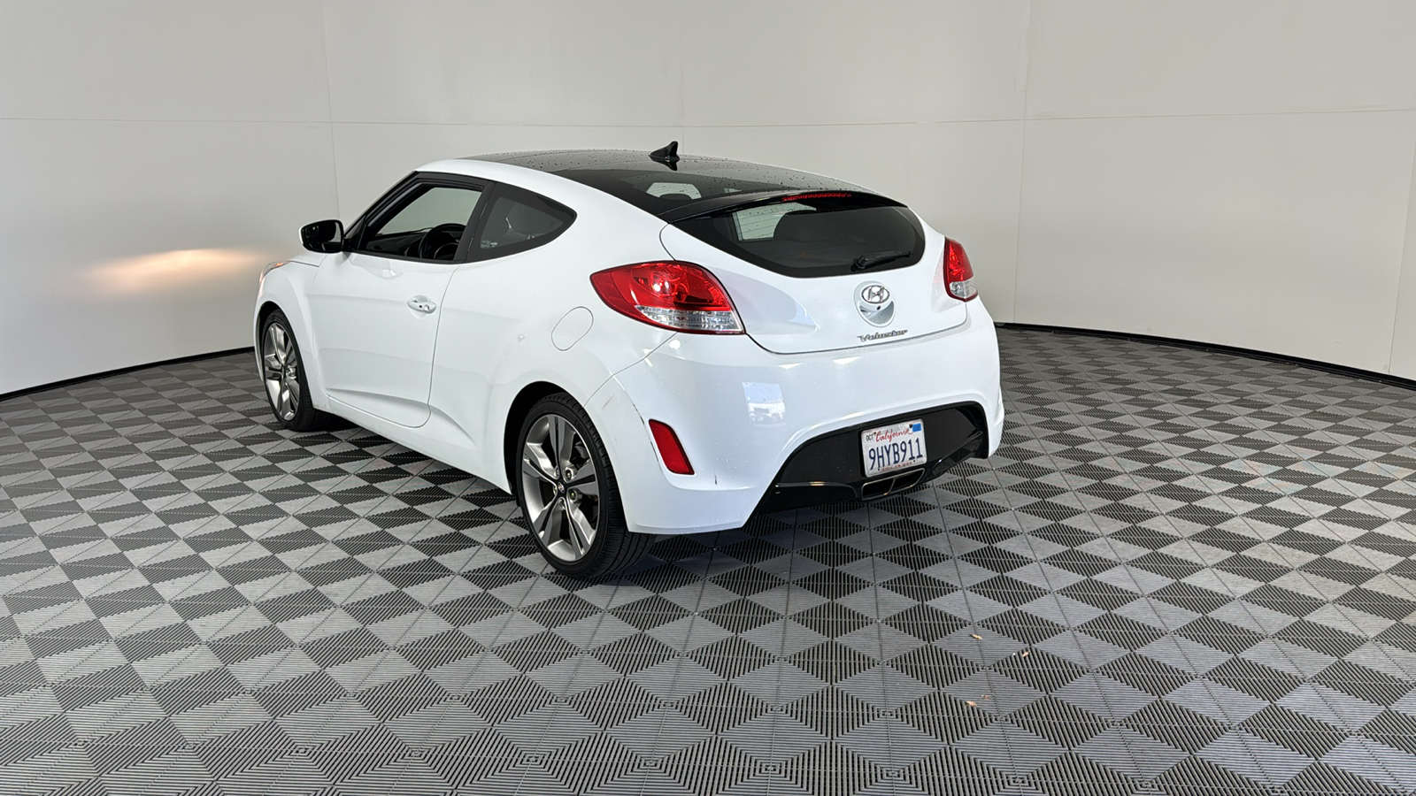 2017 Hyundai Veloster Value Edition 6