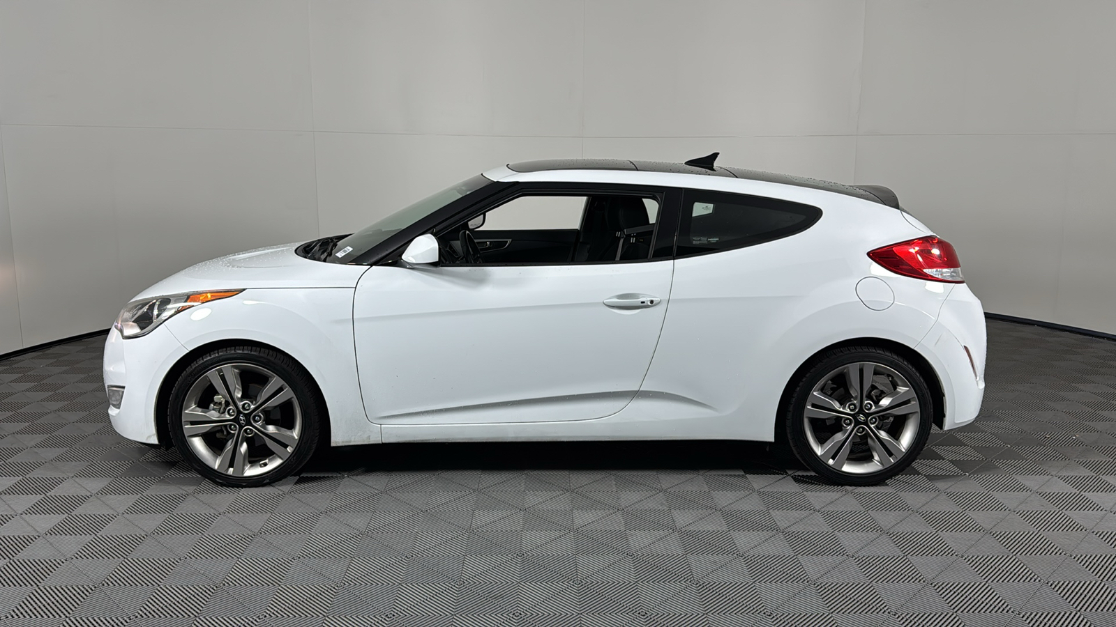 2017 Hyundai Veloster Value Edition 7