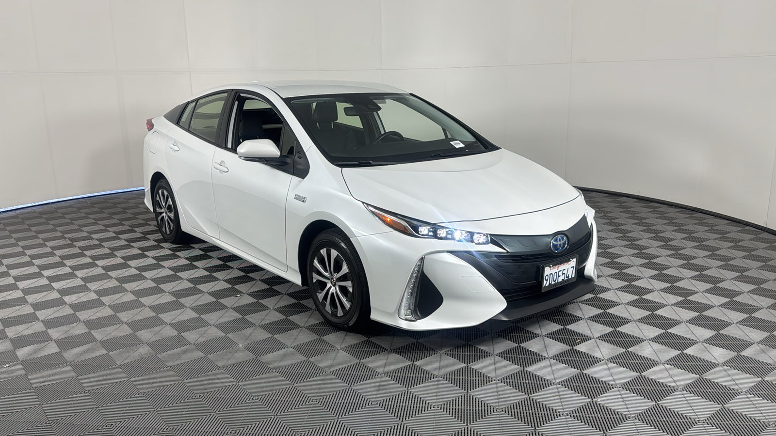 2022 Toyota Prius Prime XLE 2