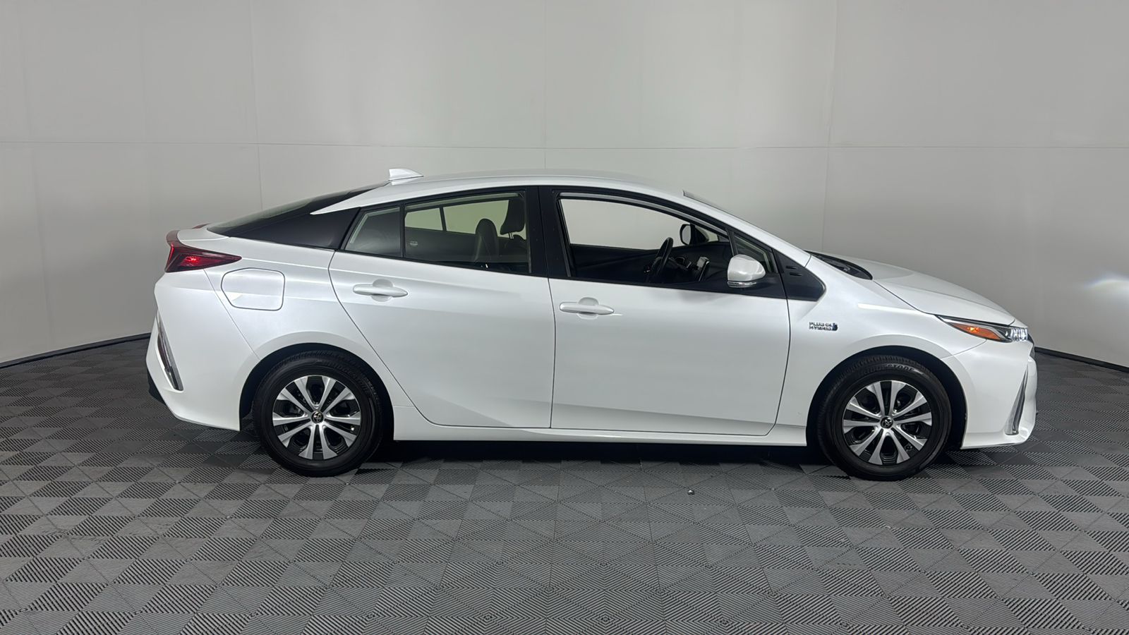 2022 Toyota Prius Prime XLE 3