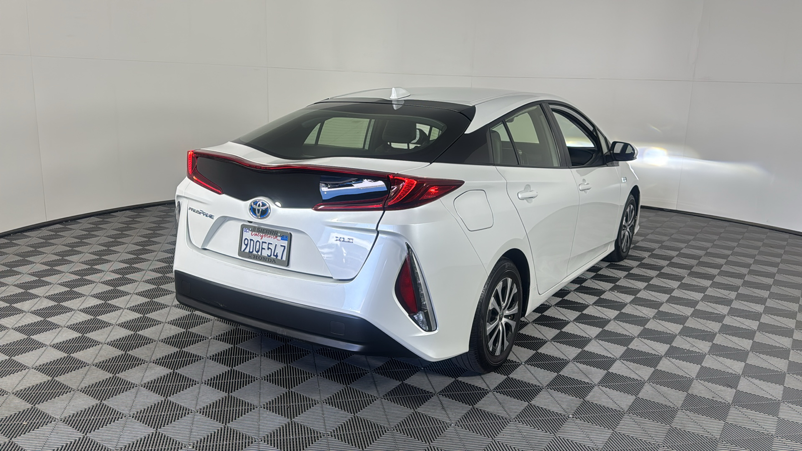 2022 Toyota Prius Prime XLE 4