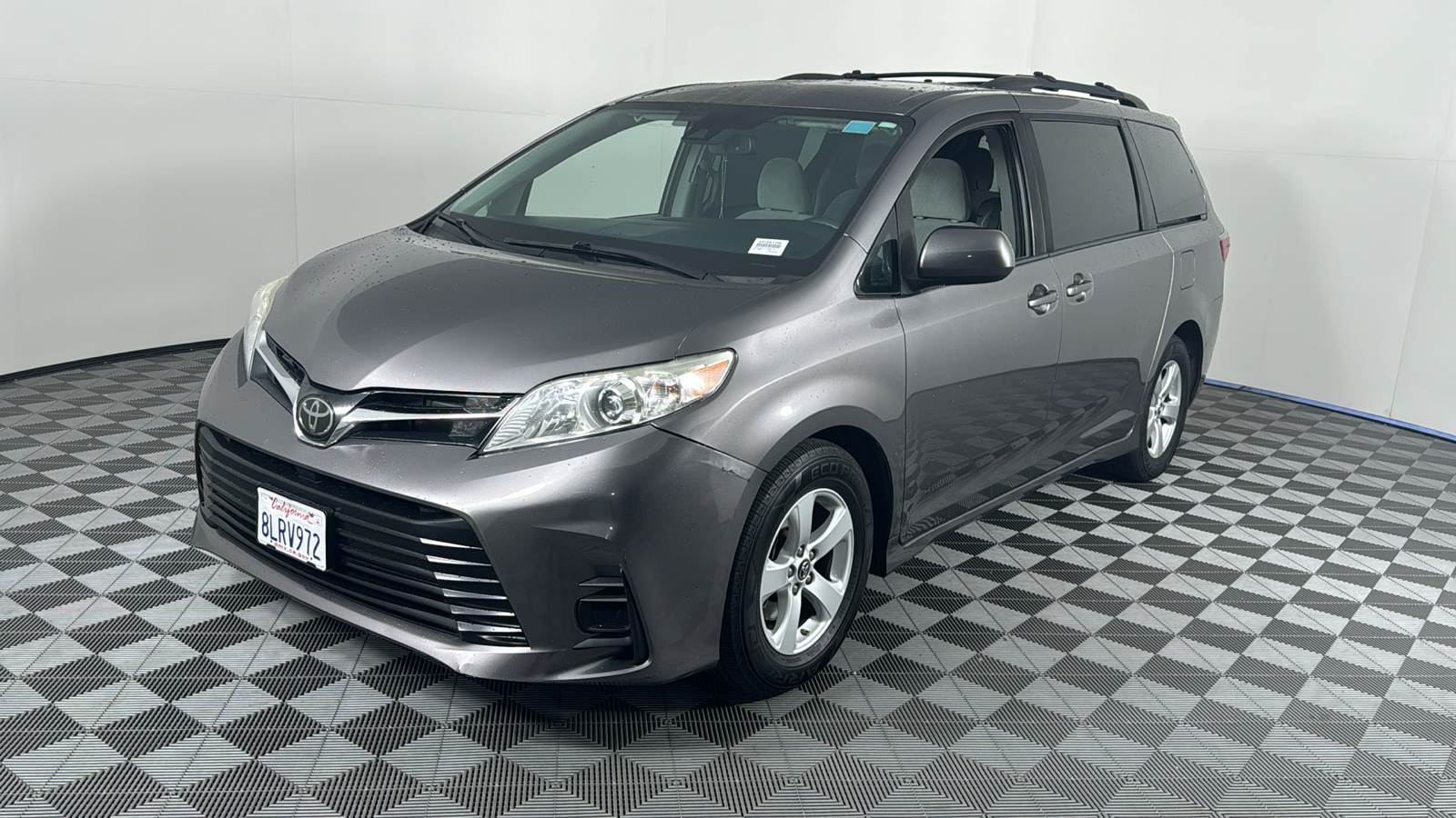 2020 Toyota Sienna LE 5