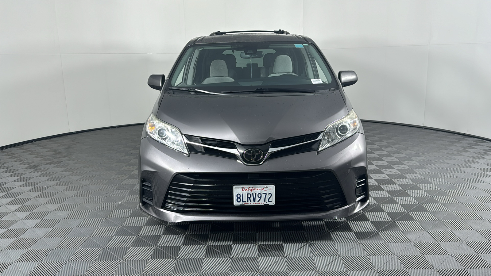 2020 Toyota Sienna LE 6