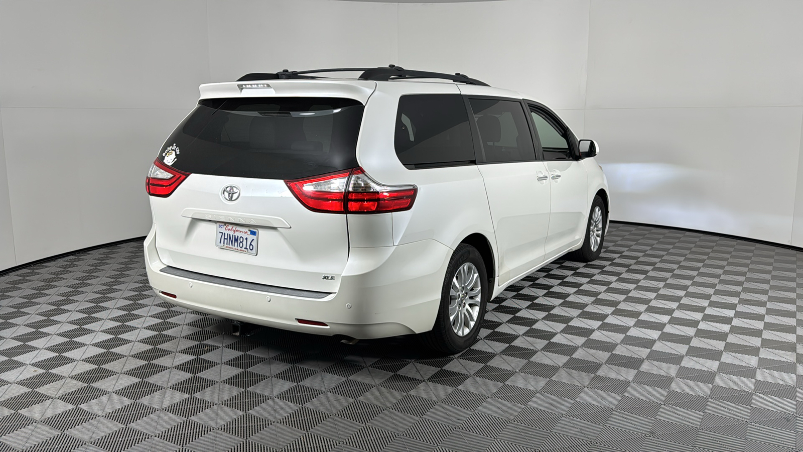 2015 Toyota Sienna XLE 4