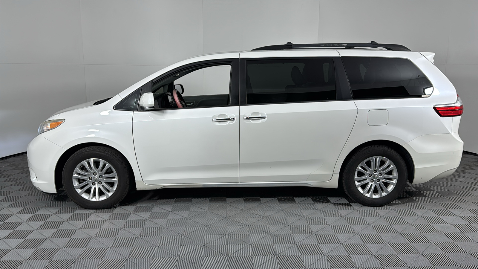 2015 Toyota Sienna XLE 7