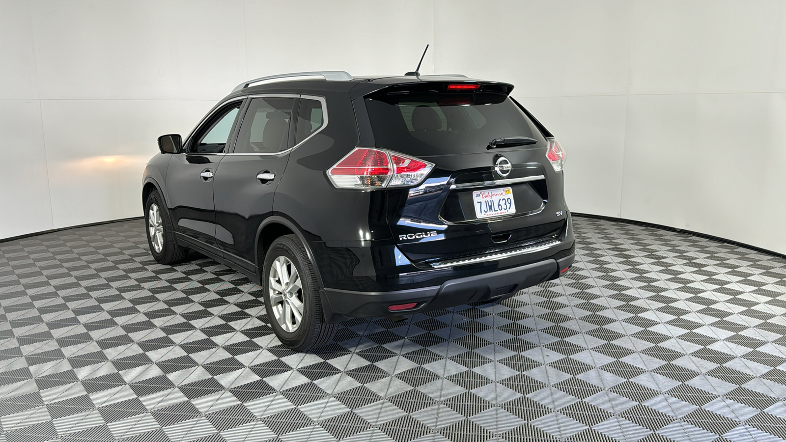 2015 Nissan Rogue SV 6