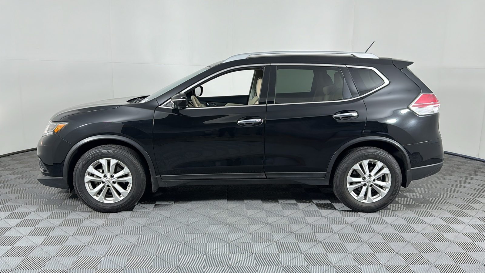 2015 Nissan Rogue SV 7