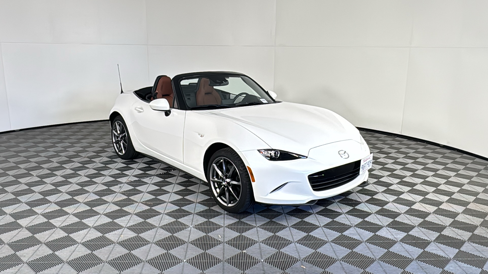 2023 Mazda MX-5 Miata Grand Touring 2