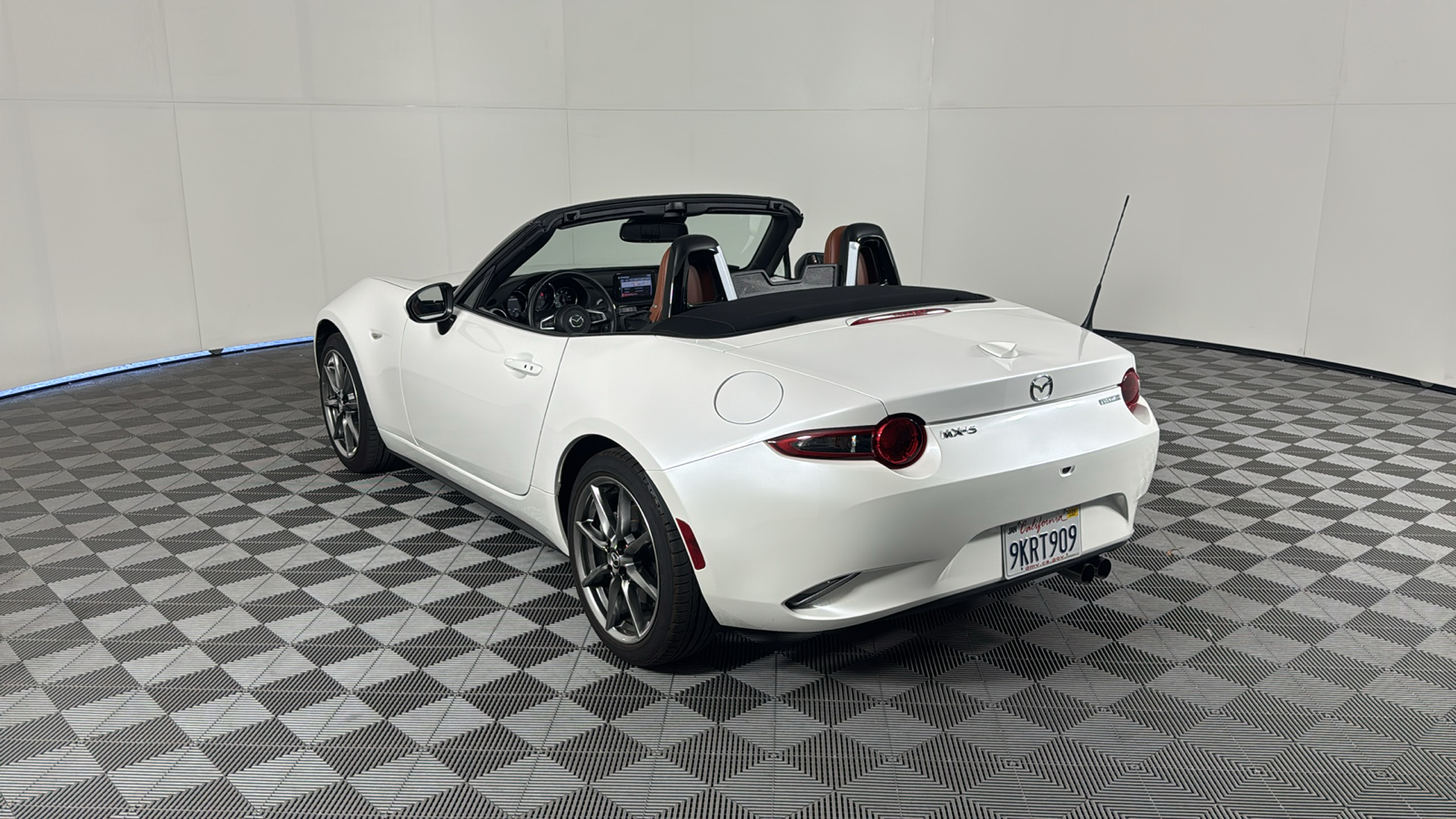 2023 Mazda MX-5 Miata Grand Touring 6