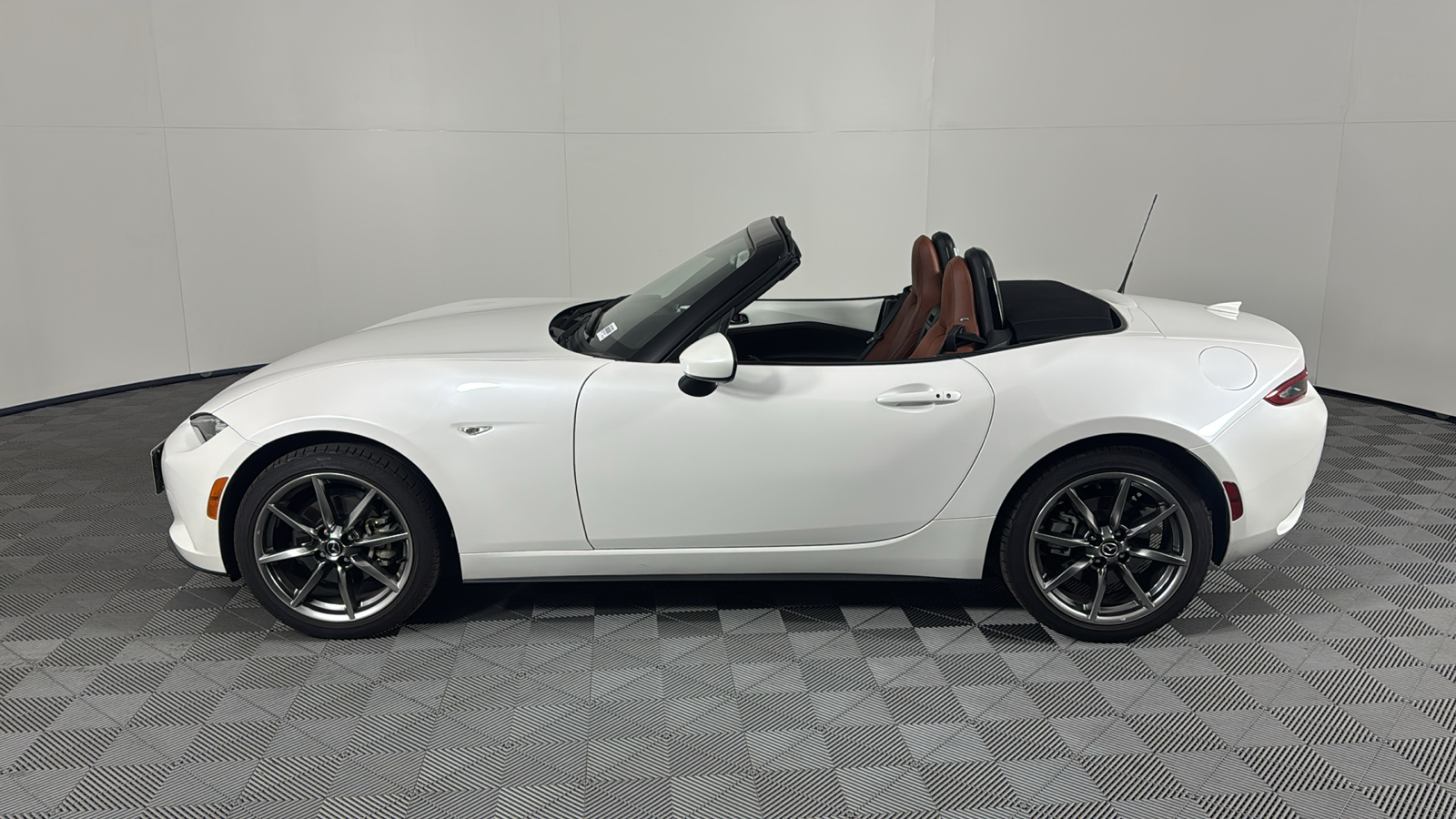 2023 Mazda MX-5 Miata Grand Touring 7