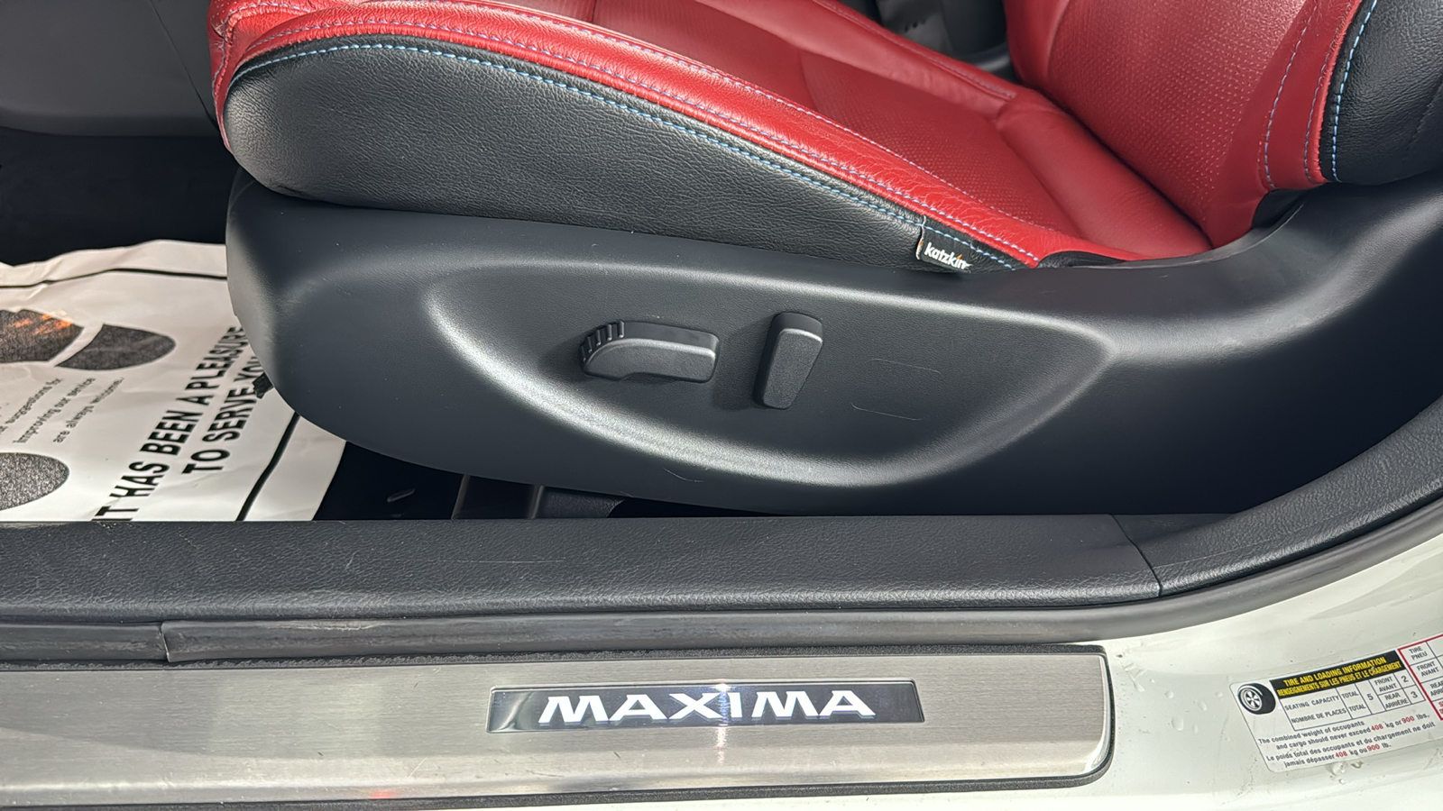 2019 Nissan Maxima S 16