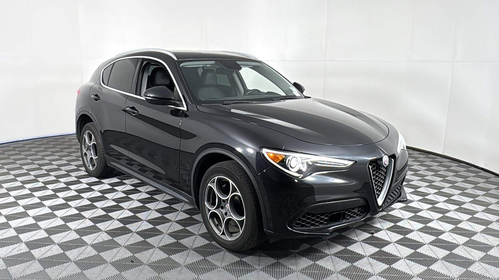 2018 Alfa Romeo Stelvio Ti 2