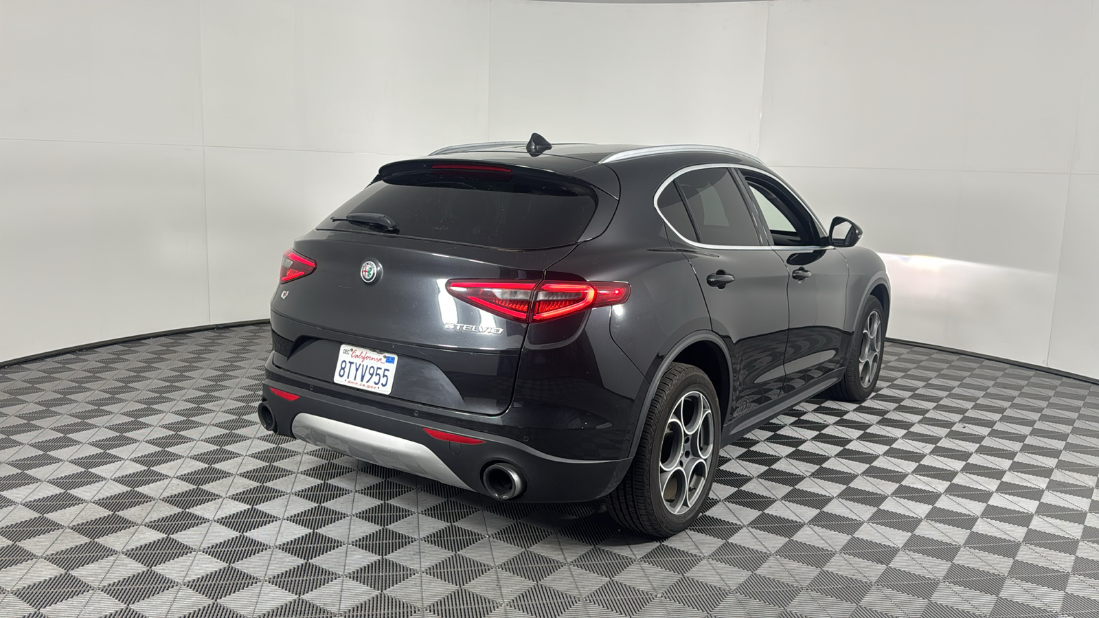 2018 Alfa Romeo Stelvio Ti 4