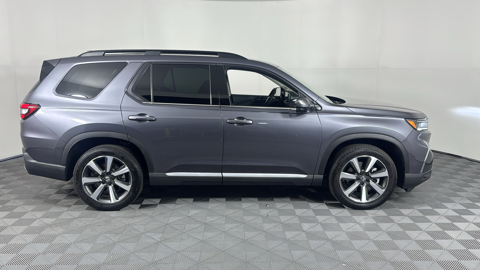 2024 Honda Pilot Touring 3