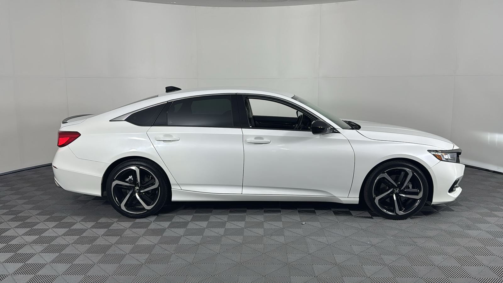 2022 Honda Accord Sedan Sport SE 3