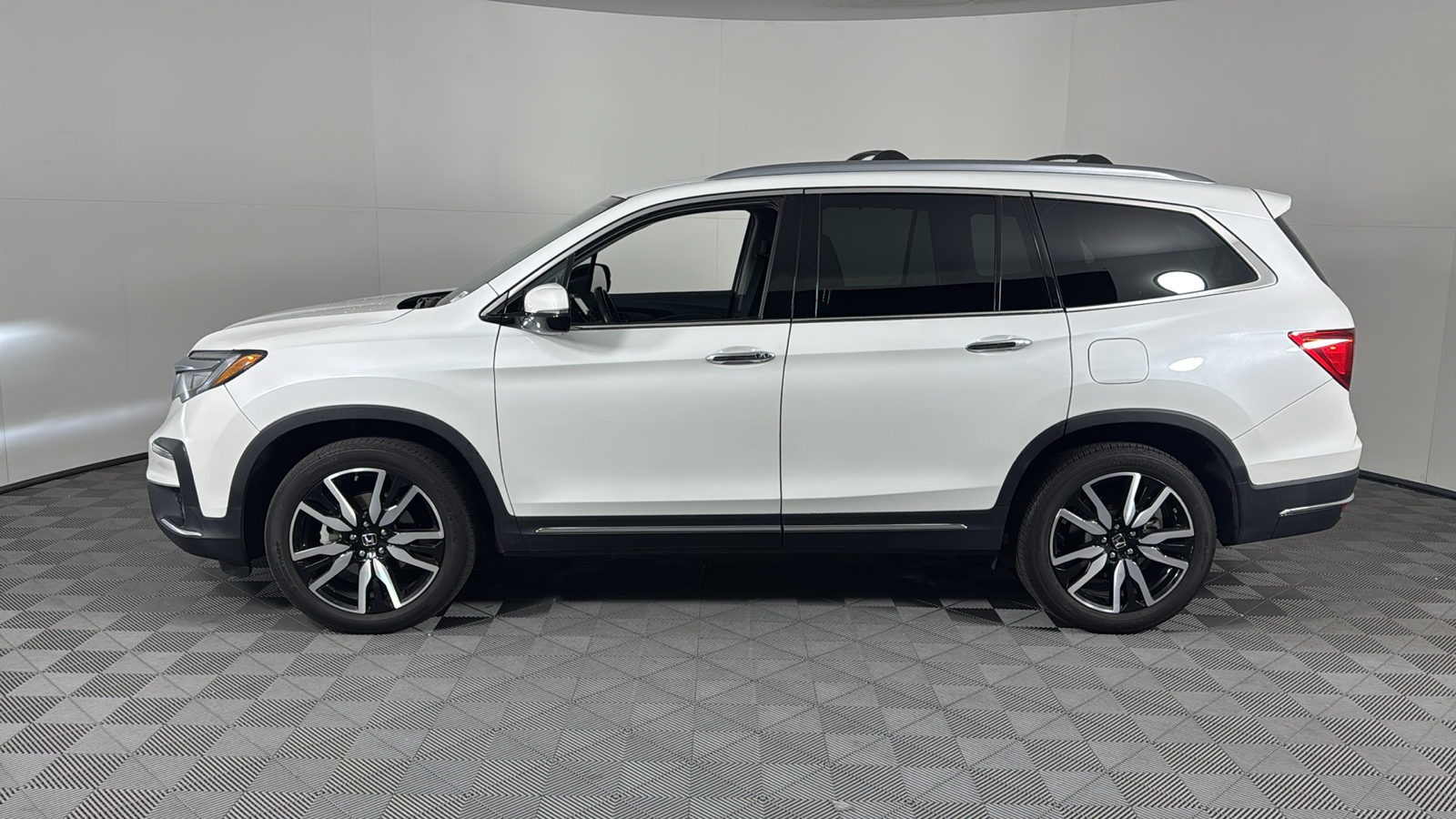 2021 Honda Pilot Touring 8-Passenger 7