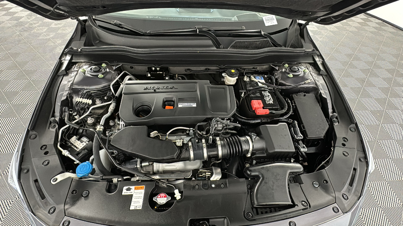 2018 Honda Accord Sedan Touring 2.0T 33
