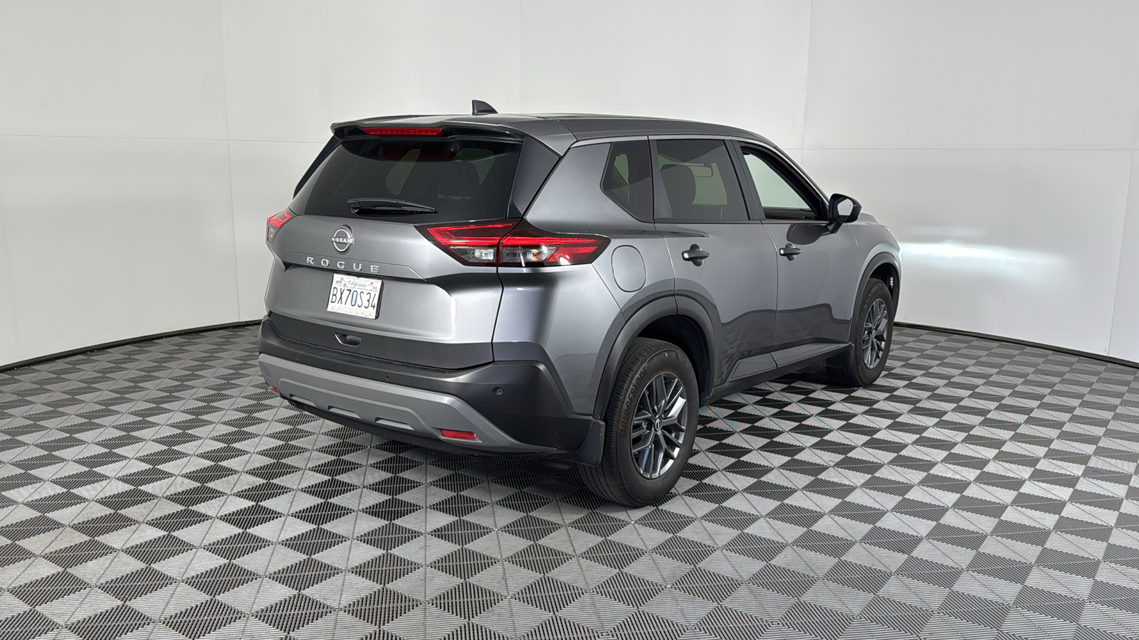 2023 Nissan Rogue S 4