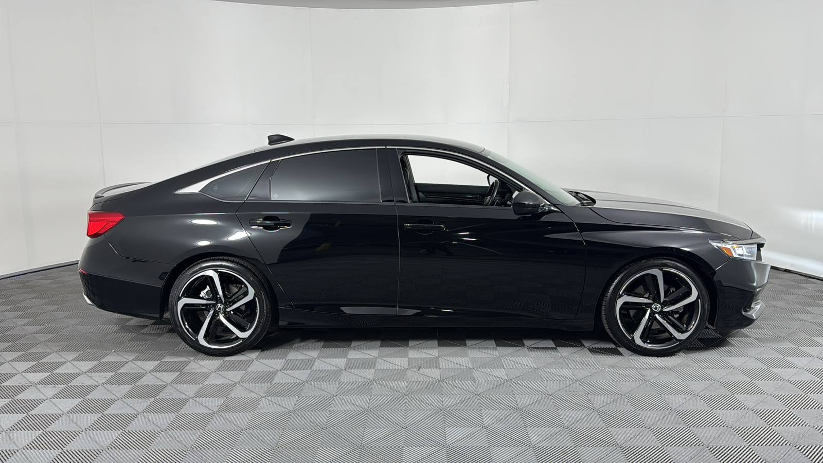 2022 Honda Accord Sedan Sport 3