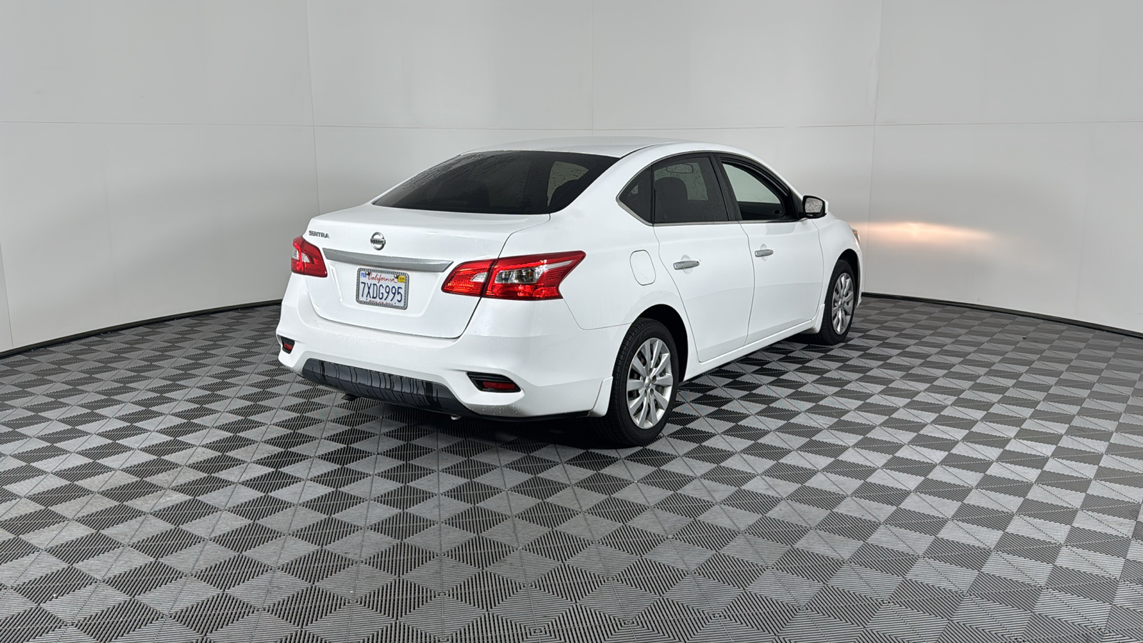 2017 Nissan Sentra S 4