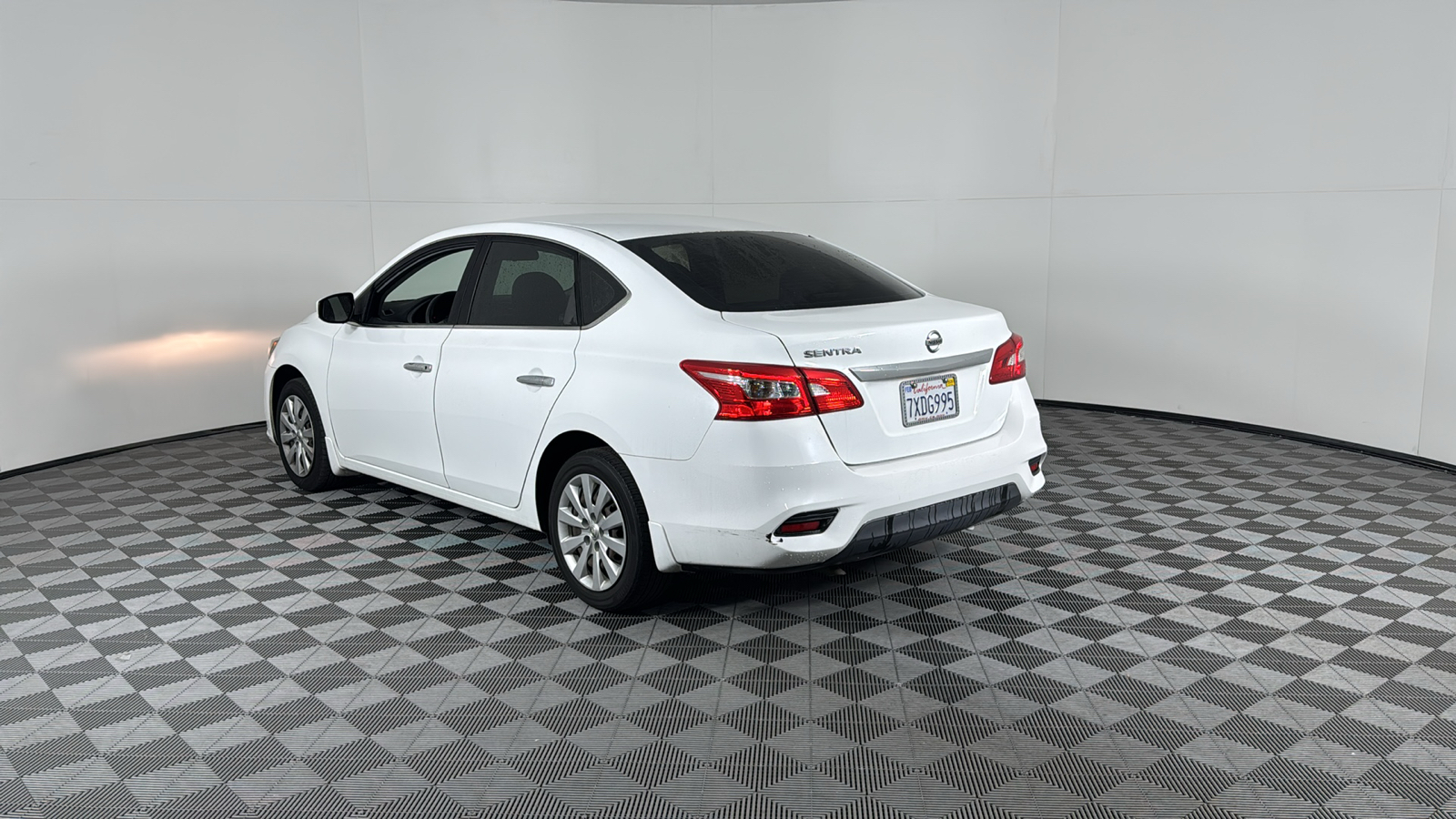 2017 Nissan Sentra S 6