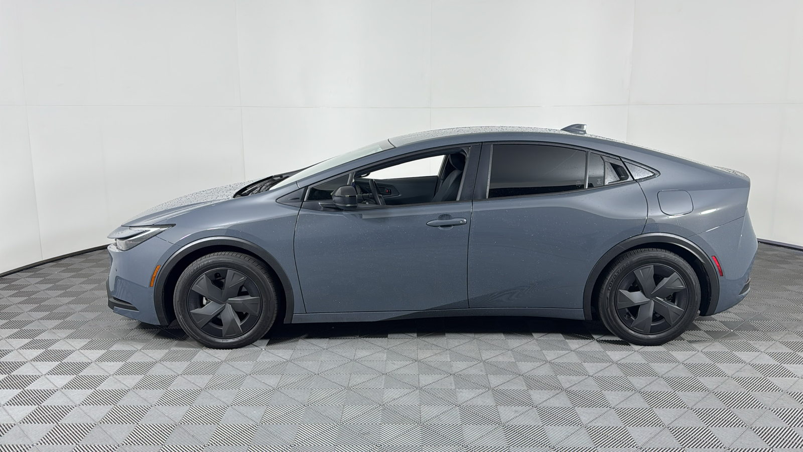 2024 Toyota Prius LE 7