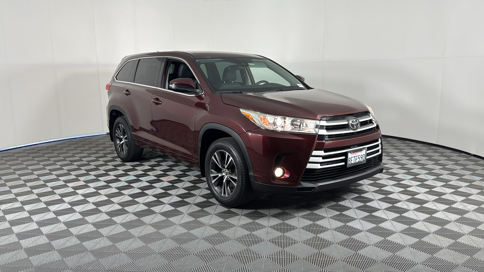 2018 Toyota Highlander LE Plus 2