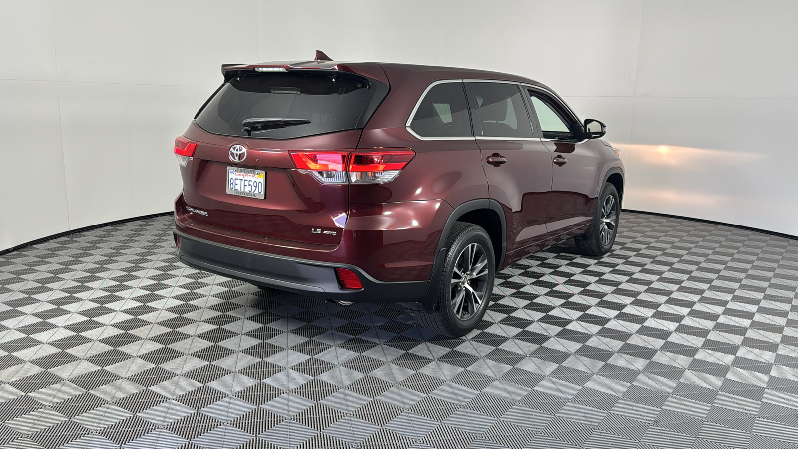 2018 Toyota Highlander LE Plus 4