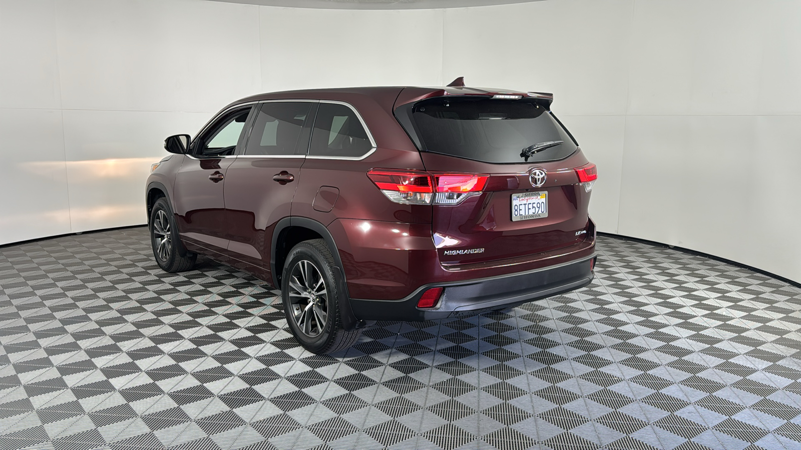 2018 Toyota Highlander LE Plus 6