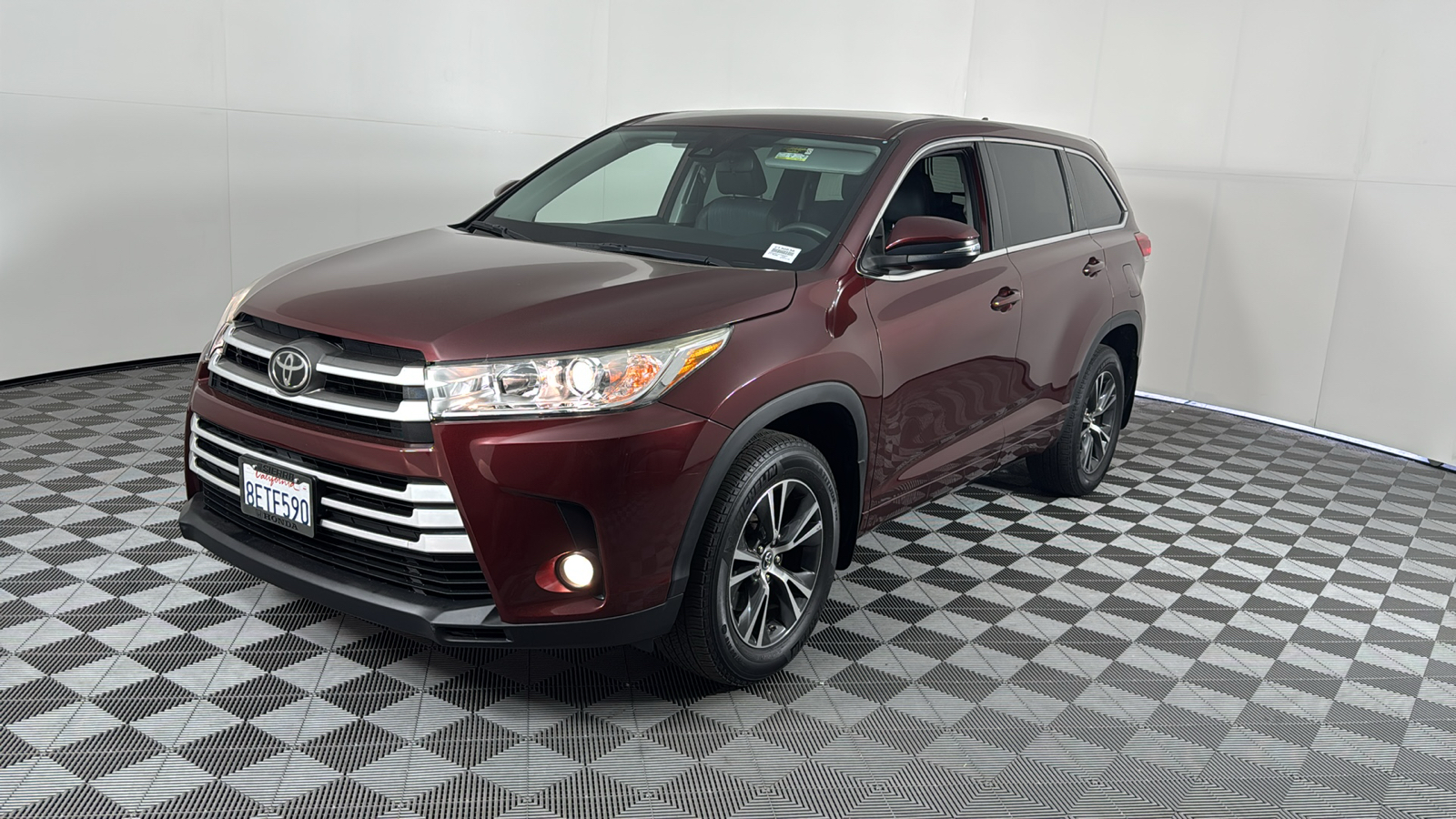 2018 Toyota Highlander LE Plus 8