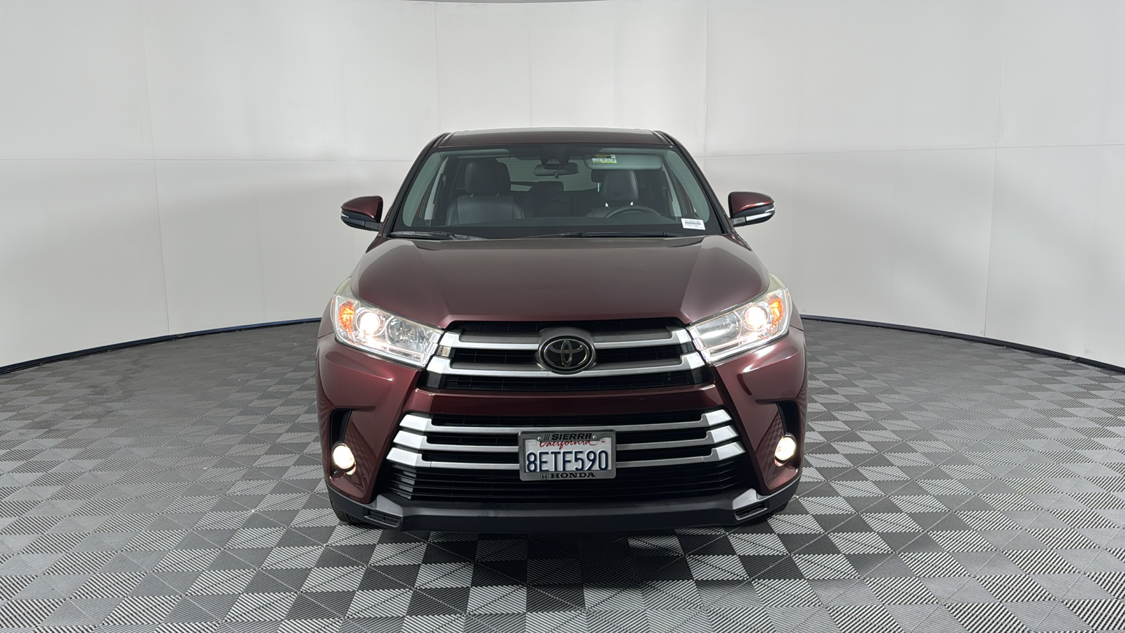 2018 Toyota Highlander LE Plus 9