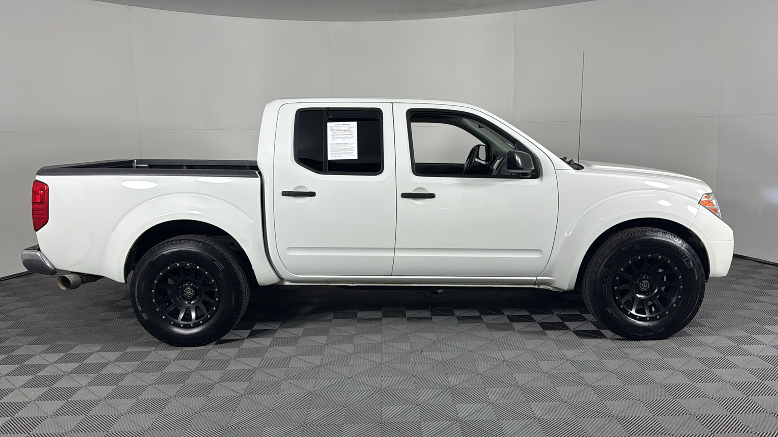 2019 Nissan Frontier SV 3