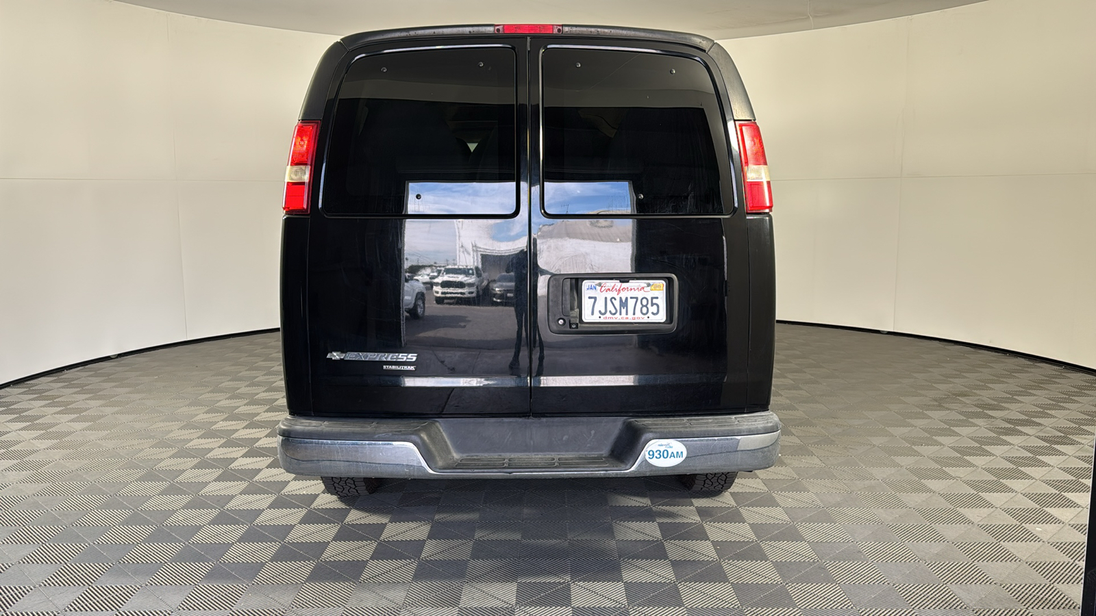 2015 Chevrolet Express Passenger LT 5