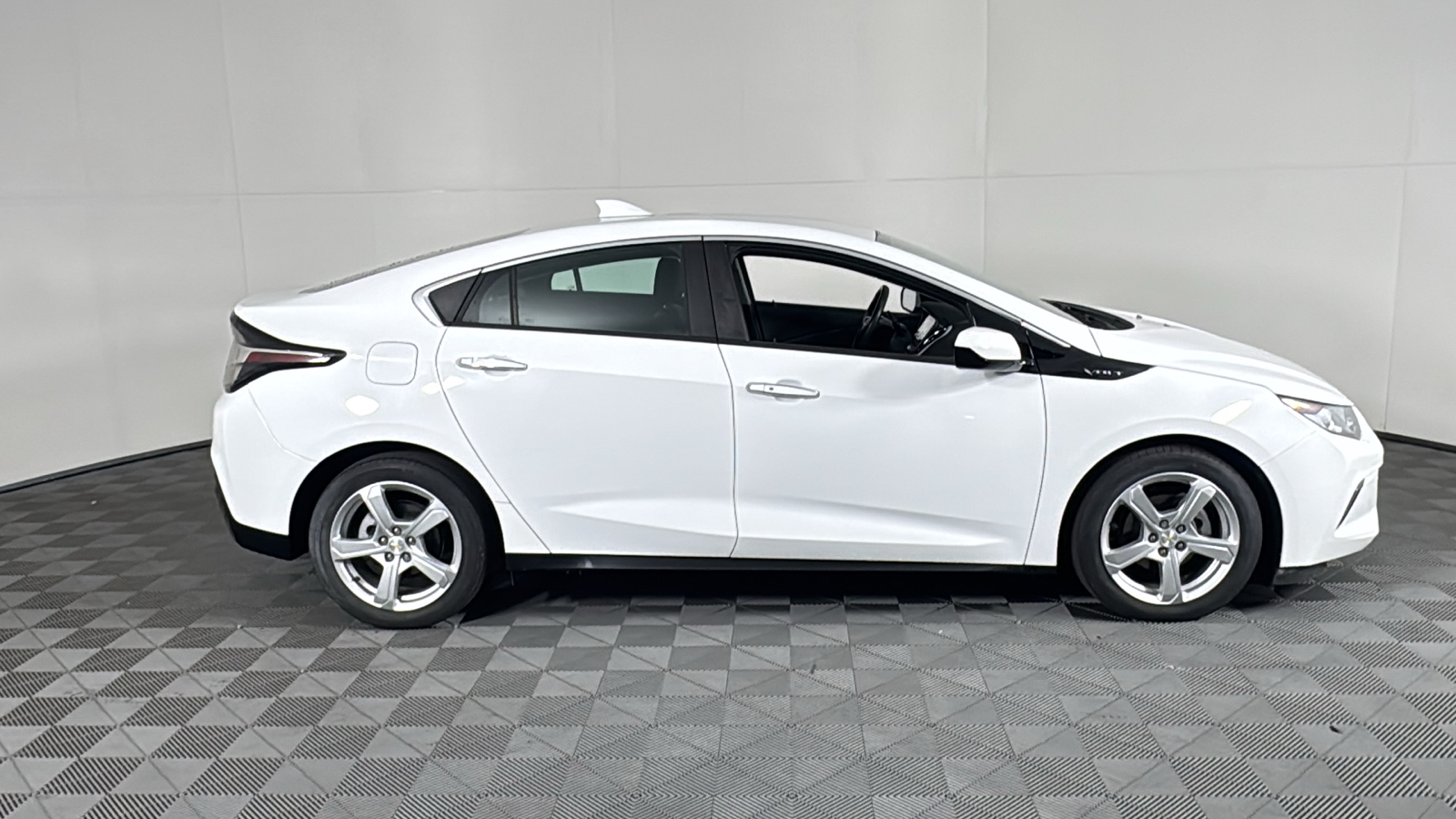 2018 Chevrolet Volt LT 3