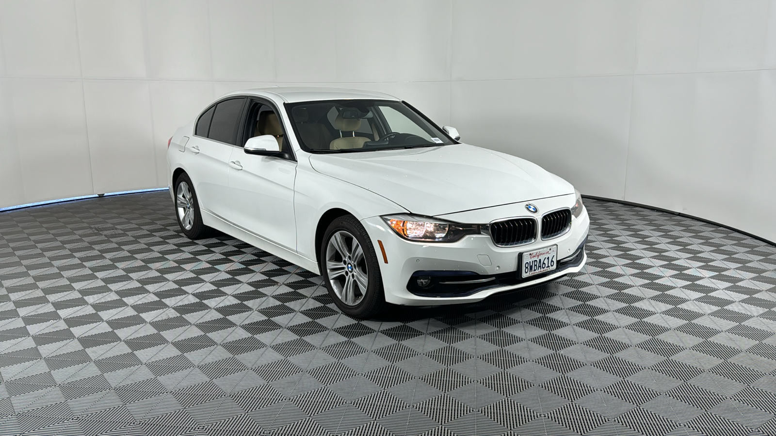 2017 BMW 3 Series  2