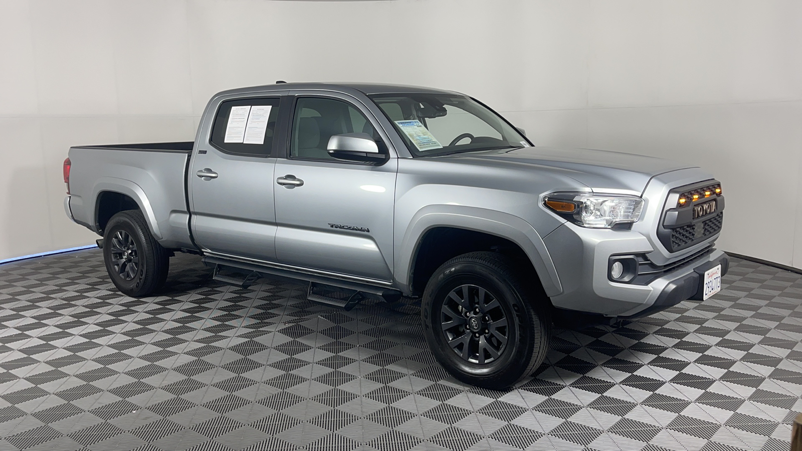 2023 Toyota Tacoma 4WD SR5 1