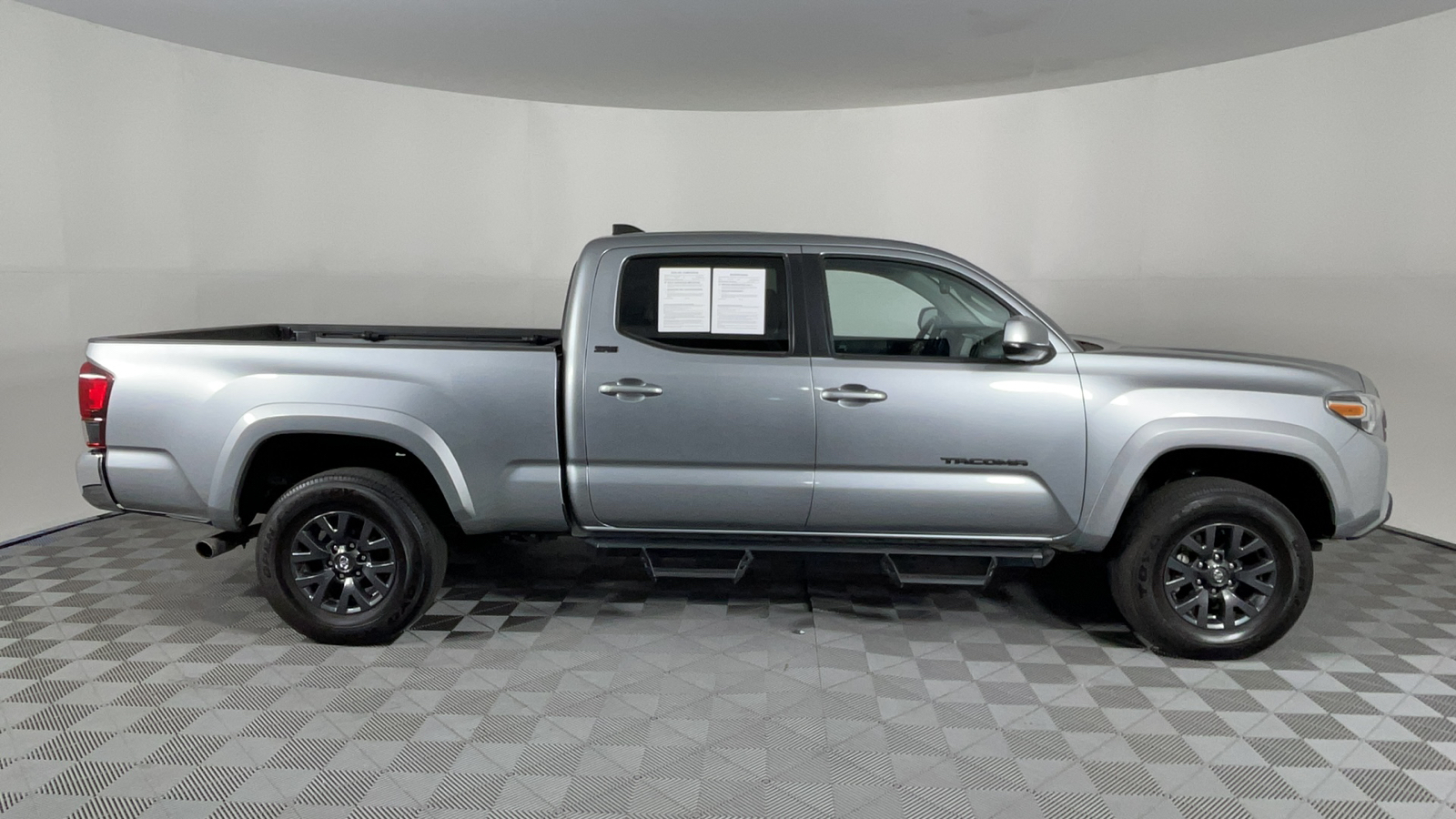 2023 Toyota Tacoma 4WD SR5 3