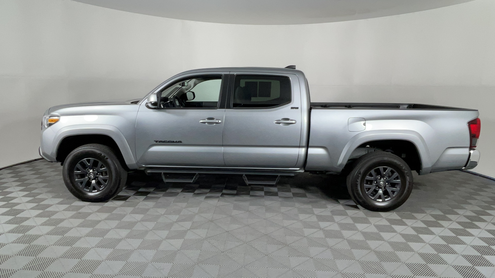 2023 Toyota Tacoma 4WD SR5 7