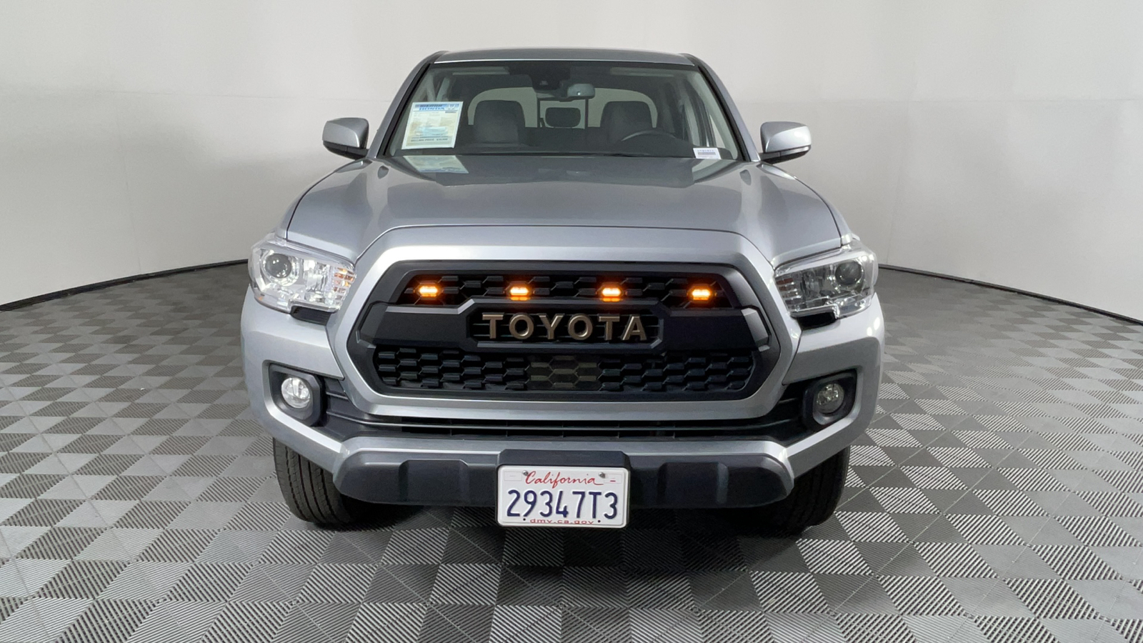 2023 Toyota Tacoma 4WD SR5 9