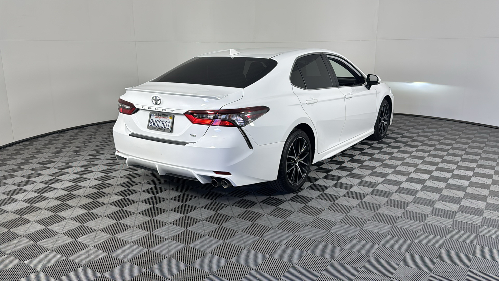 2021 Toyota Camry SE 4