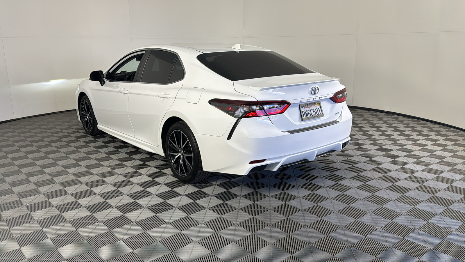 2021 Toyota Camry SE 6