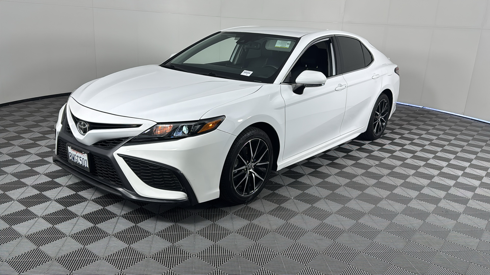 2021 Toyota Camry SE 8