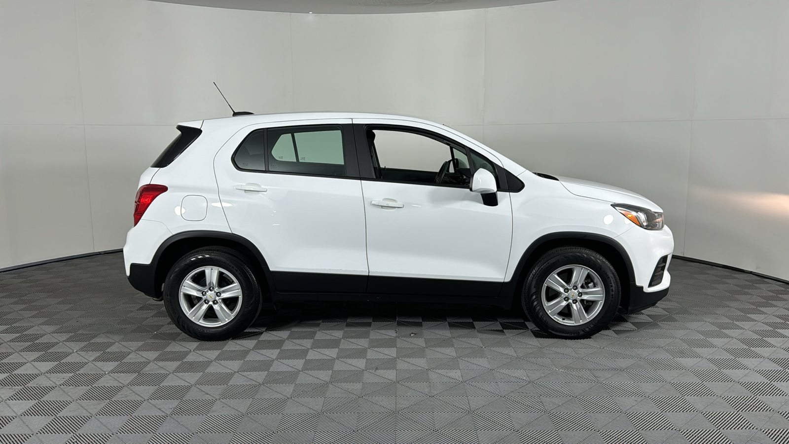 2020 Chevrolet Trax LS 3