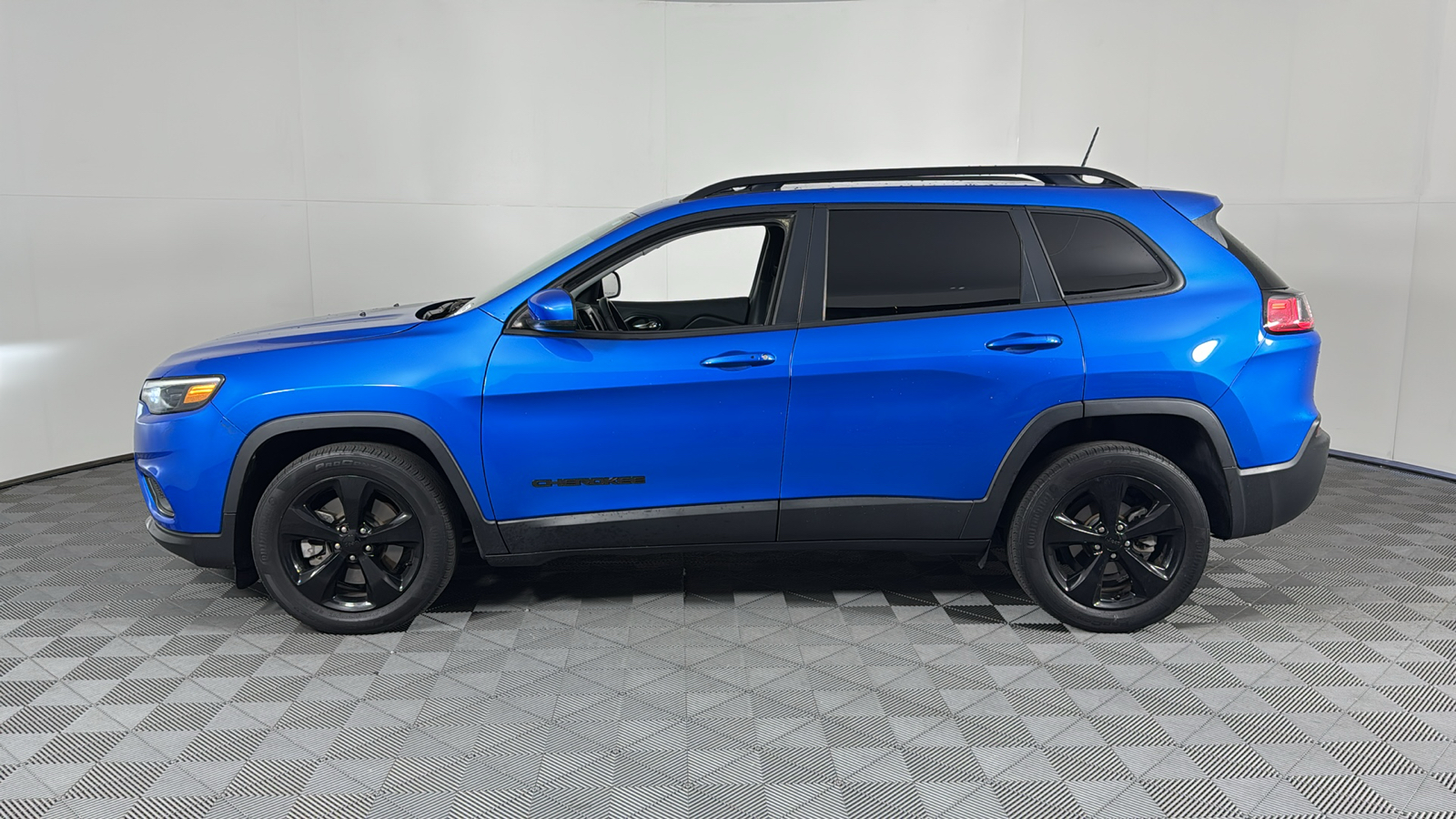 2021 Jeep Cherokee Altitude 7