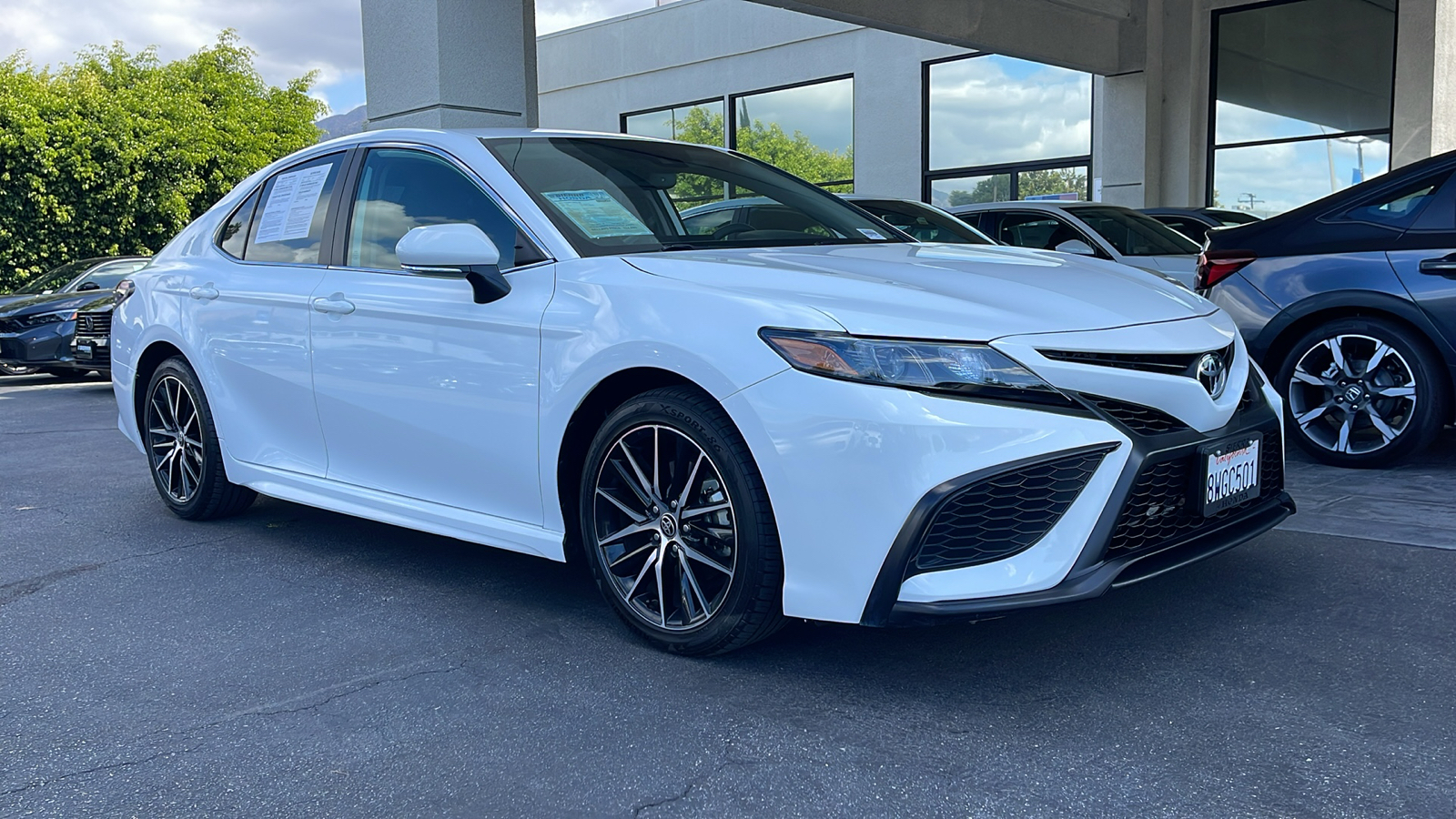 2021 Toyota Camry SE 2