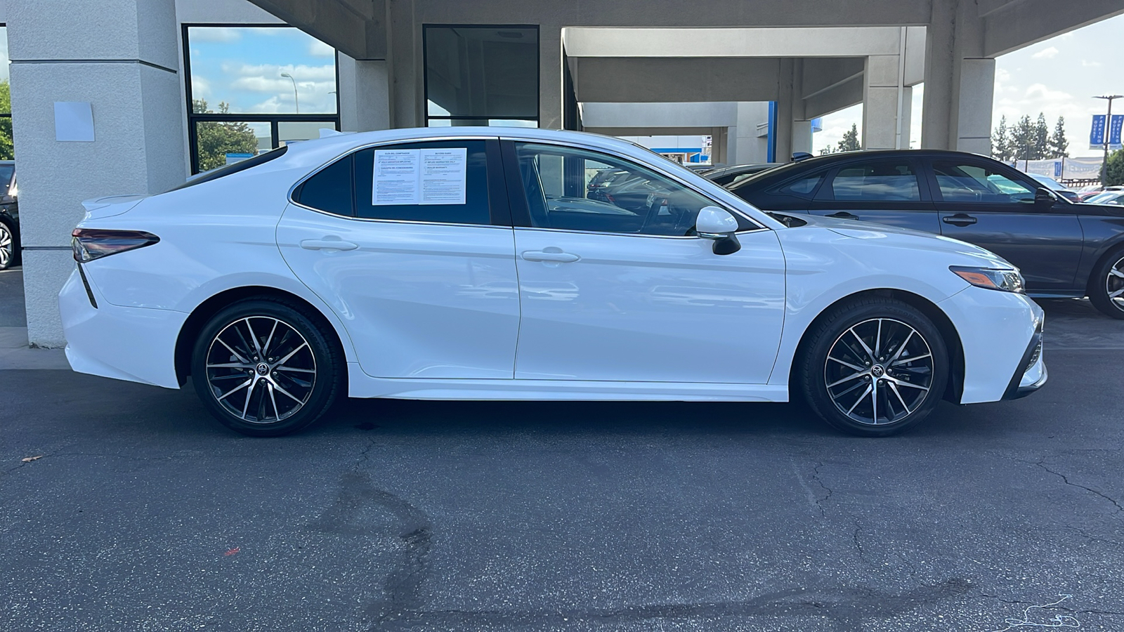 2021 Toyota Camry SE 3