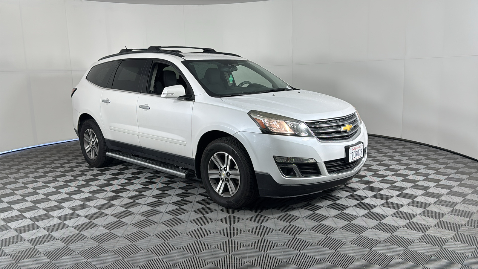 2017 Chevrolet Traverse LT 2