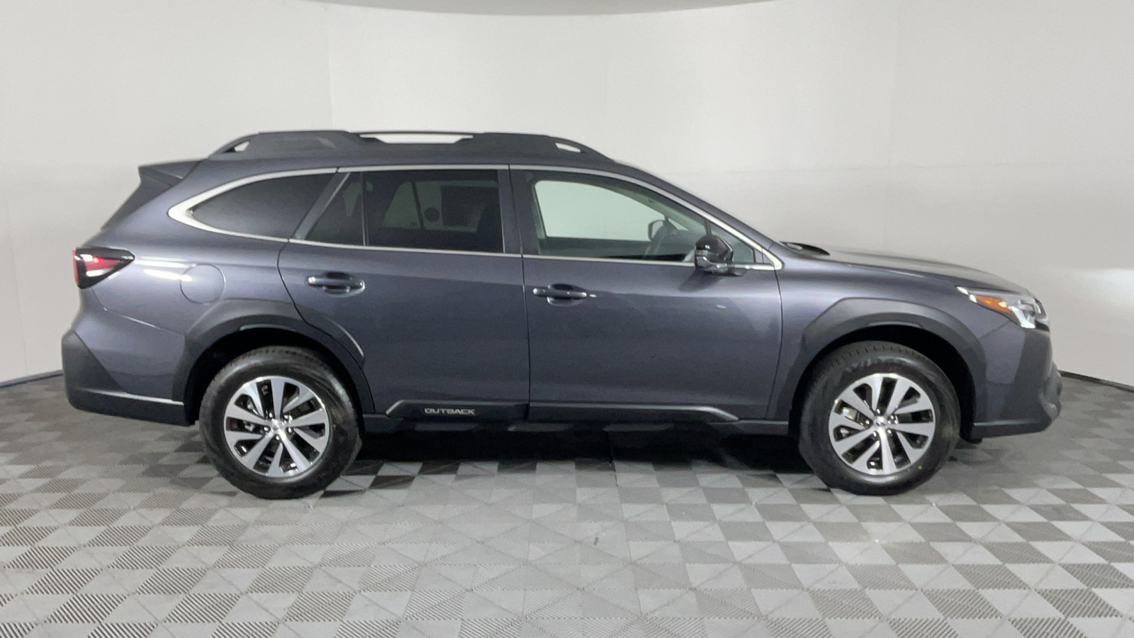 2025 Subaru Outback Premium 3