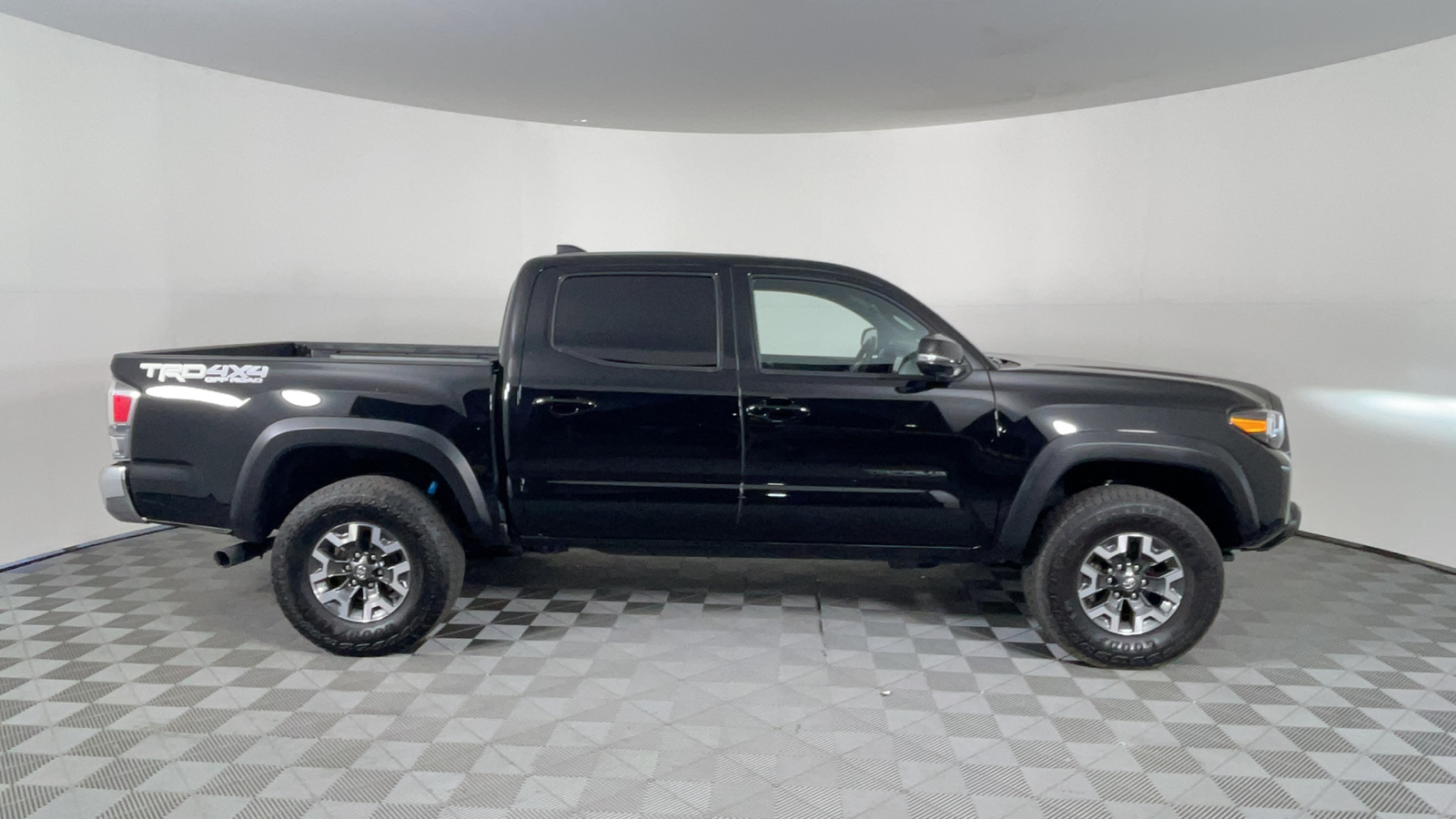 2023 Toyota Tacoma 4WD TRD Off Road 3